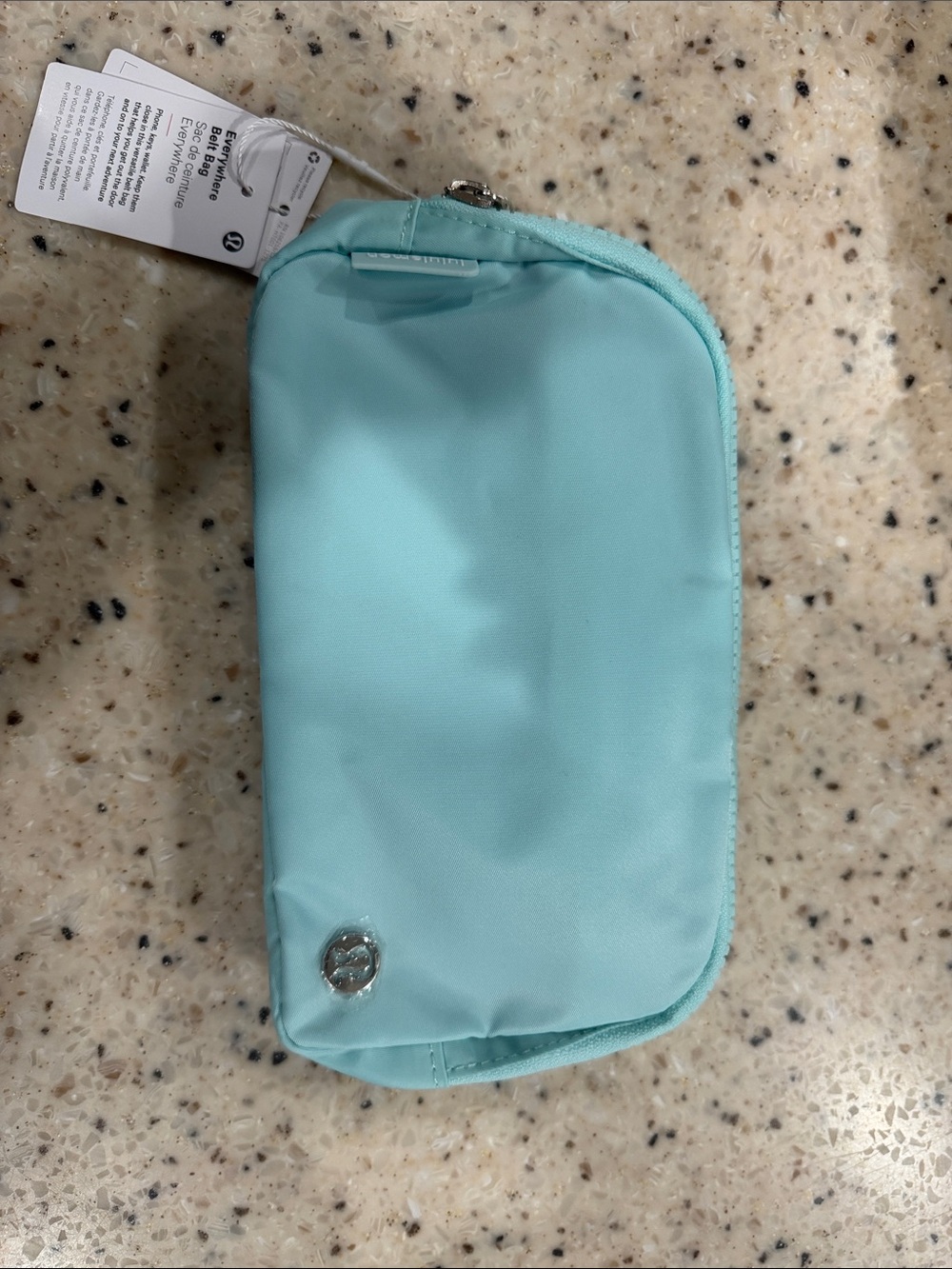 Lululemon everywhere belt bag